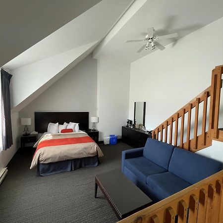 Hotel Vacances Tremblant Mont-Tremblant Esterno foto